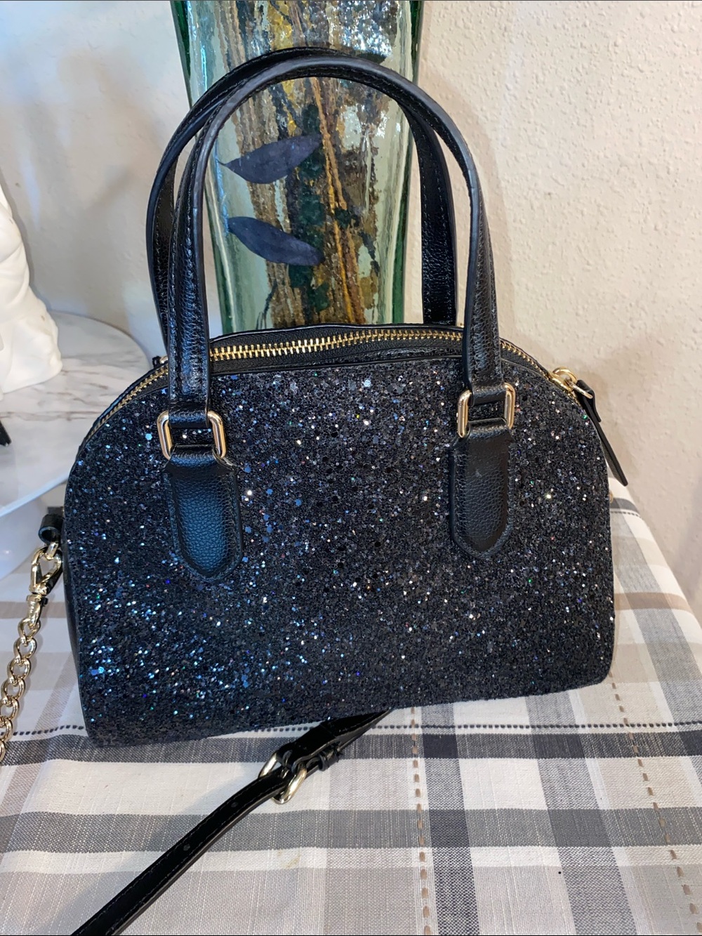 Kate Spade 
Black Mini Reiley Laurel Way Purse- Glitter Mini
New without tags - Picture 4 of 14
